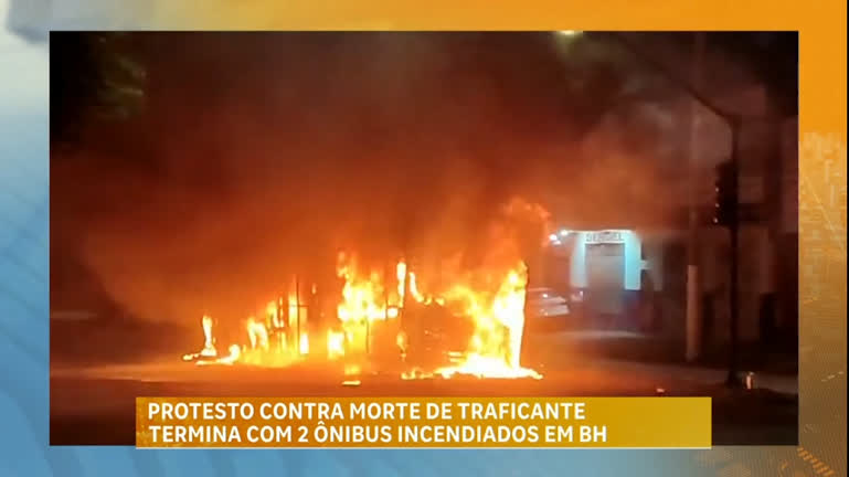 Vídeo: Protesto de moradores contra morte de traficante termina com ônibus incendiados em BH