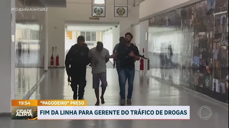 Vídeo: Policia prende gerente do tráfico de drogas em comunidade da Baixada Fluminense