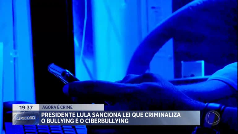Vídeo: Presidente Lula sanciona lei que criminaliza bullying e ciberbullying