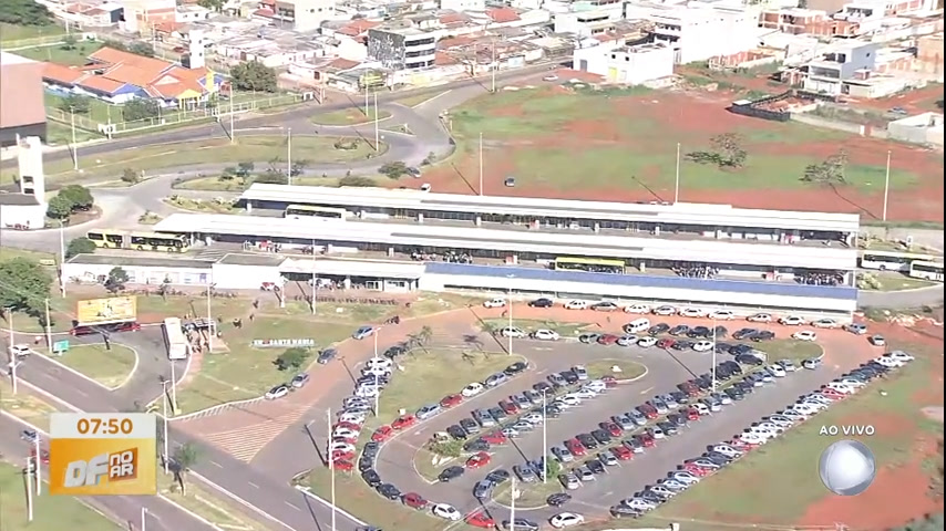 Vídeo: Sistema de bilhetagem de ônibus do Distrito Federal passa por instabilidade nesta terça (16)