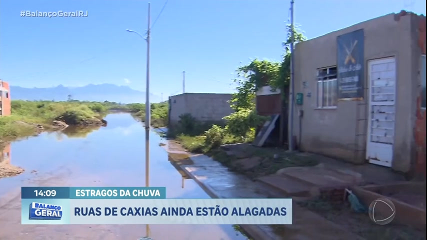 Vídeo: Quatro dias após temporal, Caxias (RJ) ainda tem ruas alagadas; enchente causou prejuízos