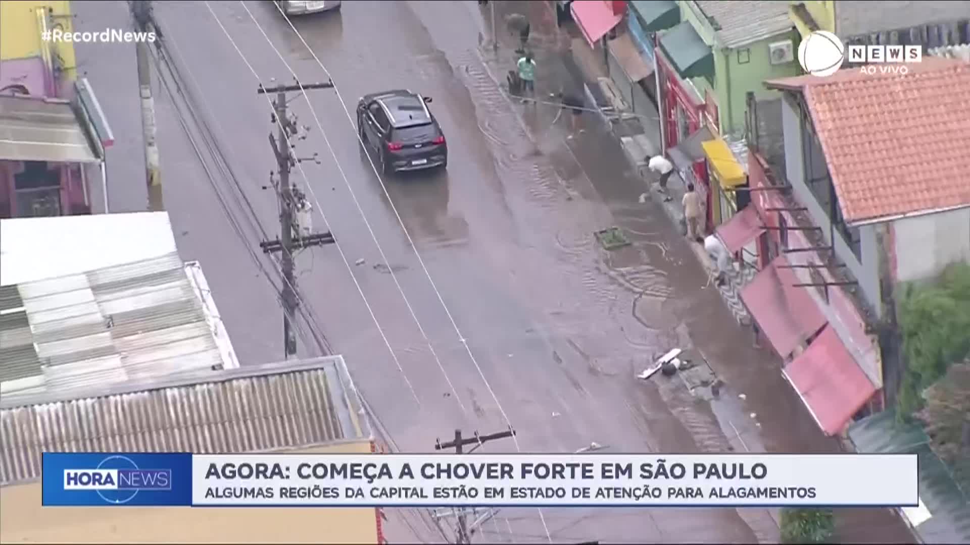 Vídeo: Chove forte em São Paulo; algumas regiões estão em estado de atenção