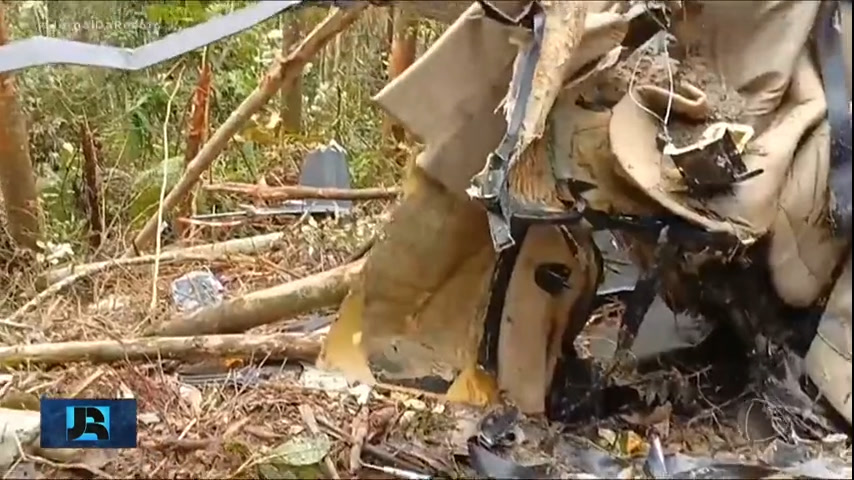 Vídeo: SP: helicóptero que caiu com quatro pessoas dentro bateu na vegetação durante o voo, diz laudo