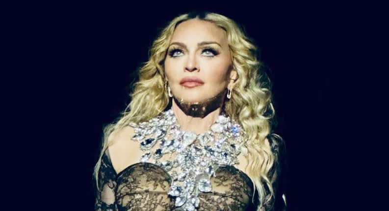 Vídeo: Pela terceira vez, Madonna é processada por atrasos em shows