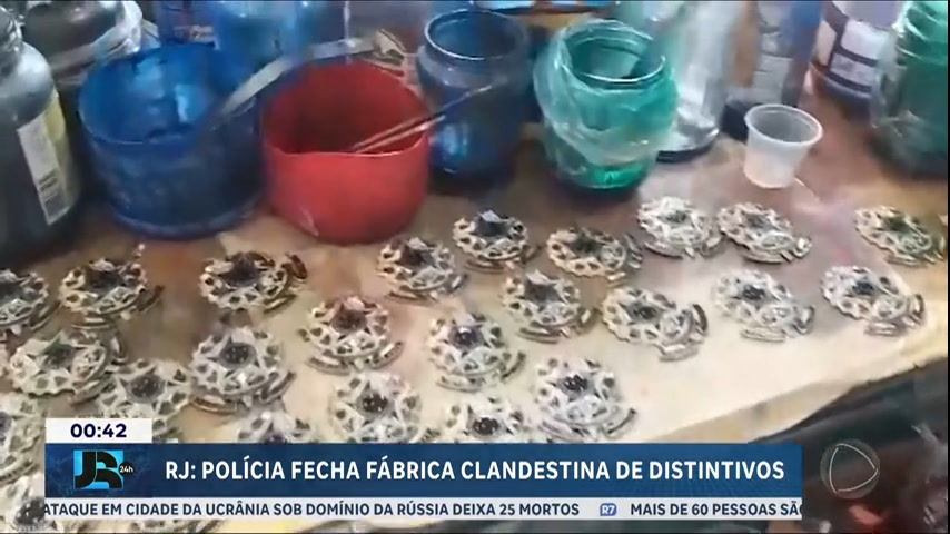 Vídeo: Polícia do Rio de Janeiro fecha fábrica de distintivos falsos