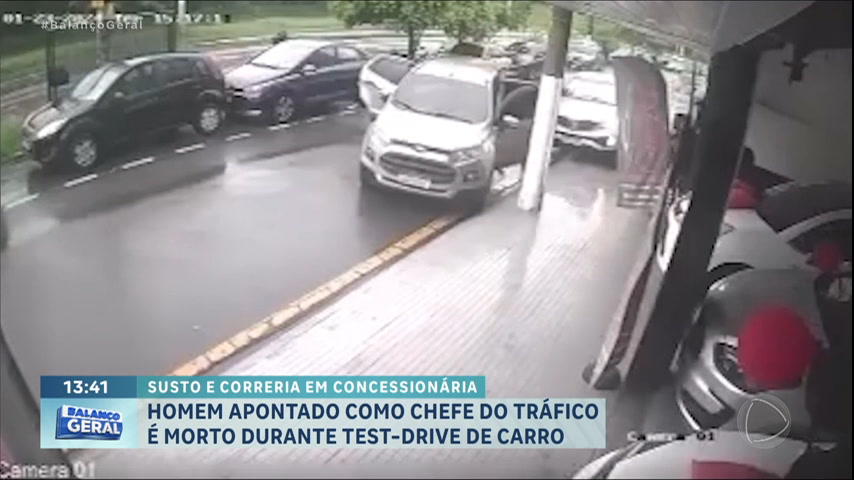 Vídeo: Chefe do tráfico em comunidade do Rio de Janeiro é executado a tiros