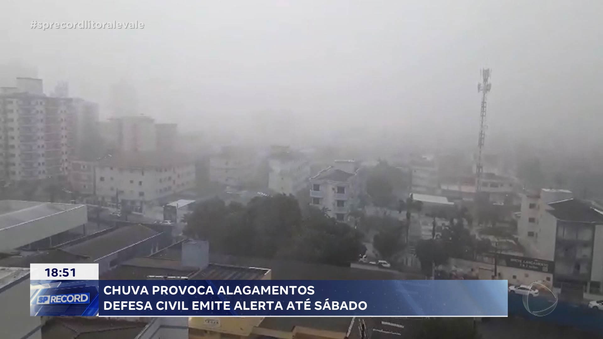 Vídeo: Chuva forte provoca alagamentos na Baixada Santista