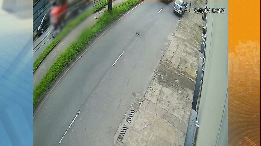 Vídeo: Polícia procura caminhoneiro suspeito de atropelar e matar motociclista em BH