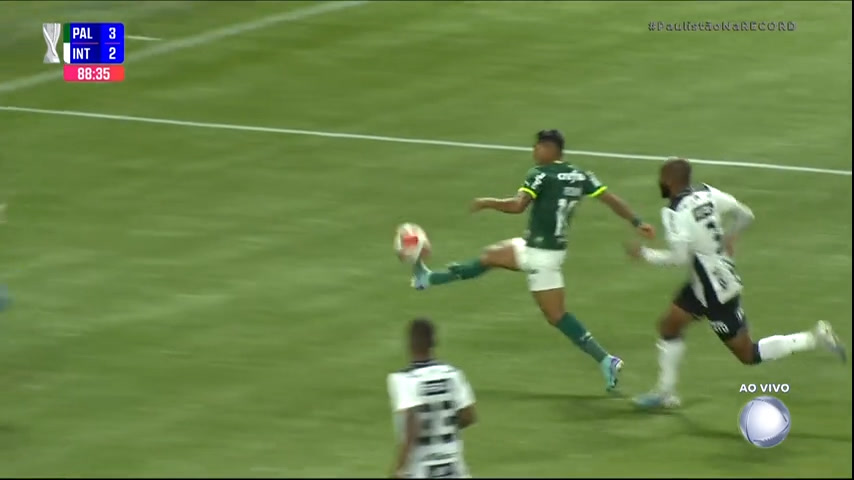 Vídeo: Casagrande comenta bola longa que resultou no gol de Rony: 