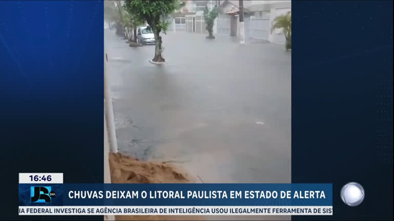 Vídeo: Chuvas interditam rodovias que ligam o litoral norte de São Paulo