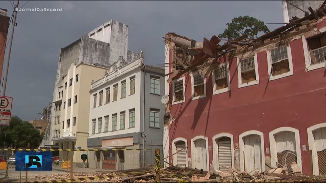 Vídeo: Desabamento de casarão acende alerta para risco de desmoronamento em vários imóveis de Salvador (BA)