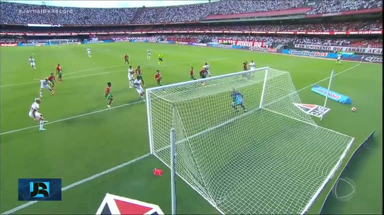 Vídeo: Paulistão: São Paulo vence a Portuguesa com gol de Luiz Gustavo