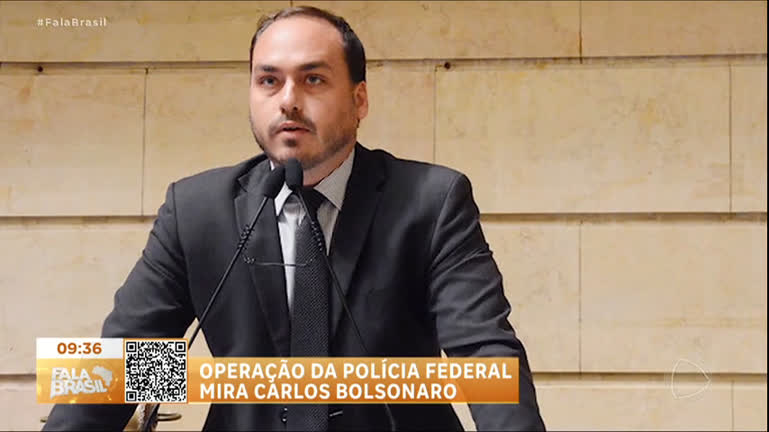 Vídeo: PF faz buscas no gabinete e residências de Carlos Bolsonaro