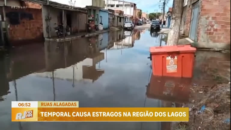 Vídeo: Chuva provoca transtornos para moradores da região dos lagos (RJ)