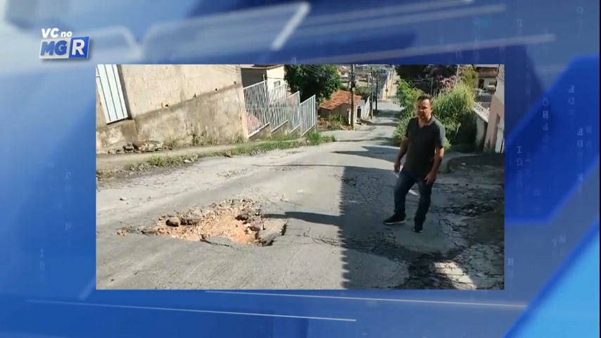 Vídeo: Você no MGR: morador denuncia buraco na rua em um bairro de Santa Luzia (MG)