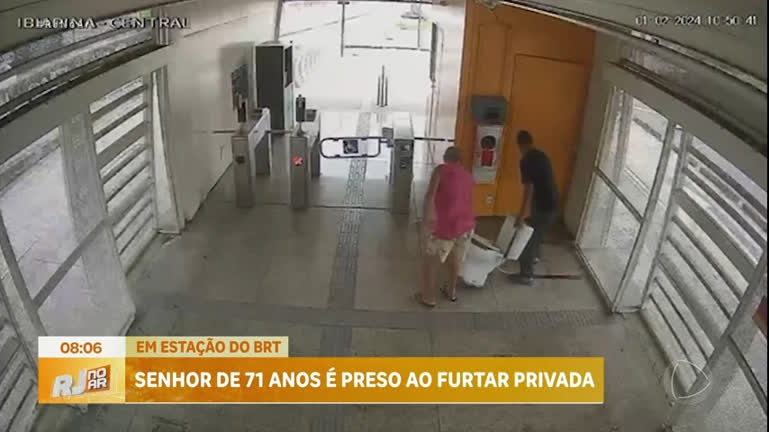 Vídeo: Idoso é preso por furtar vaso sanitário de estação de BRT na zona norte do Rio