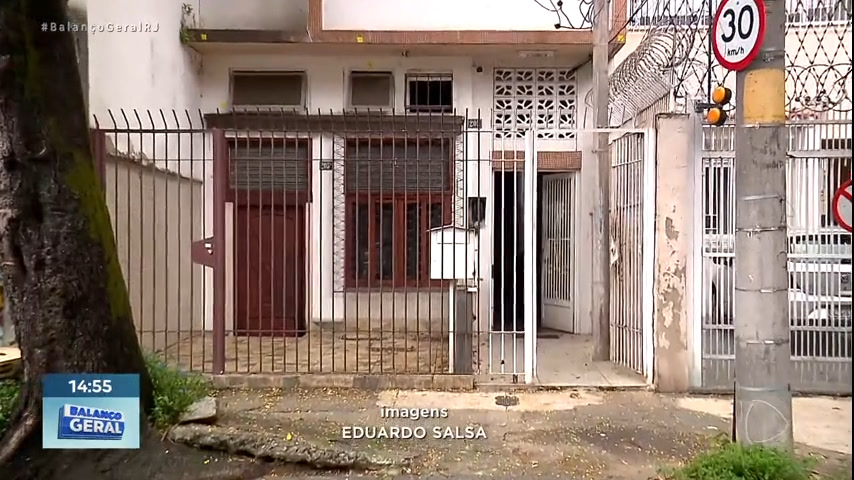 Vídeo: Criminosos invadem edifício e furtam apartamento na zona norte do Rio