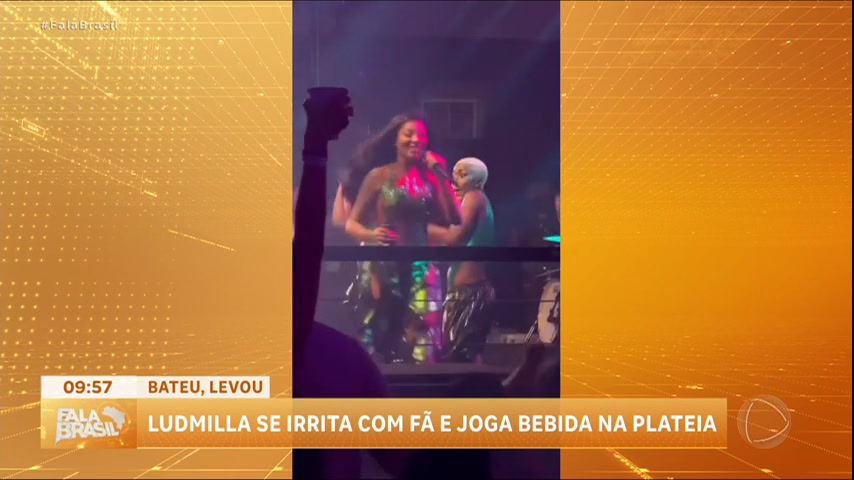 Vídeo: Ludmilla joga bebida em fã durante show em Florianópolis