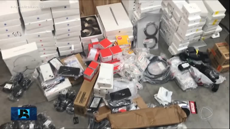 Vídeo: Americana é presa em Belém (PA) com R$ 3 milhões em produtos eletrônicos importados de forma irregular