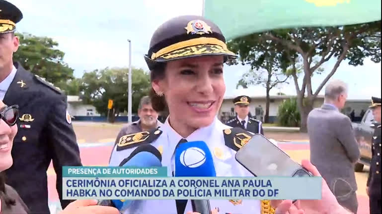 Vídeo: Cerimônia oficializa coronel Ana Paula Habka no comando da PM