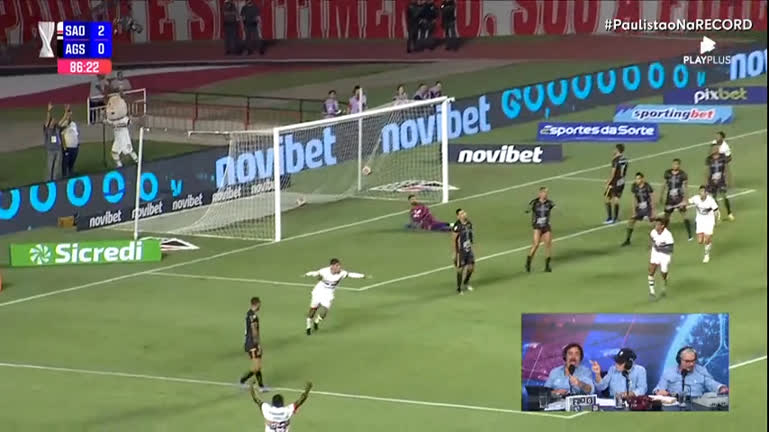 Vídeo: Alan Franco faz o terceiro gol do São Paulo