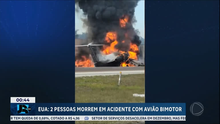 Vídeo: Duas pessoas morrem em acidente com avião bimotor nos Estados Unidos