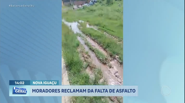 Vídeo: Moradores reclamam da falta de asfalto em rua na Baixada Fluminense