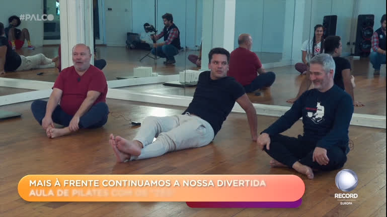 Vídeo: 'Fora de Palco': João Didelet e João Machado a fazer pilates