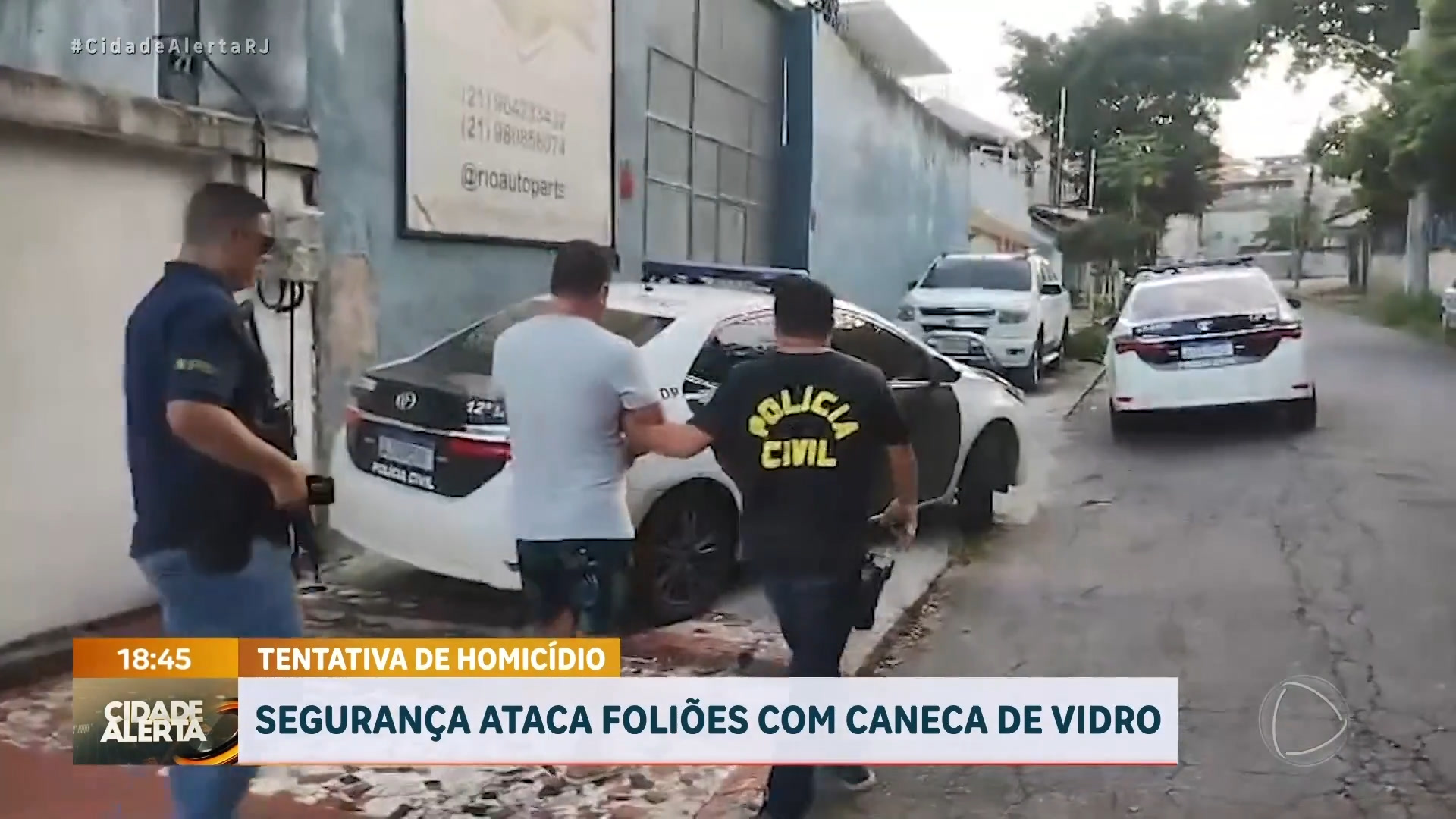 Vídeo: Segurança é preso após atacar foliões com caneca de vidro durante bloco no Rio