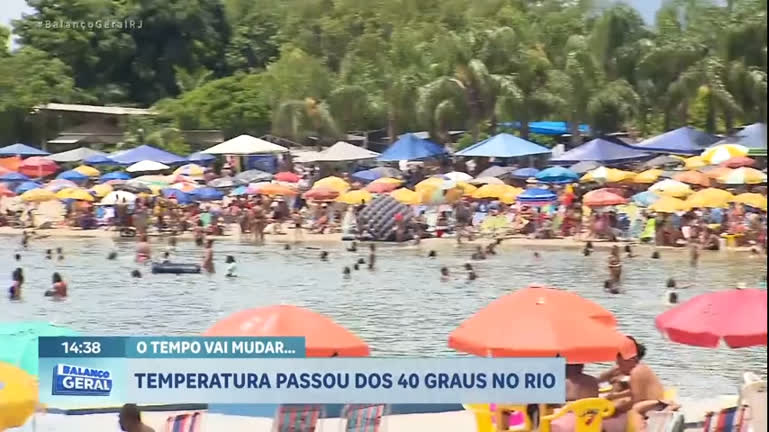 Vídeo: Temperatura passa dos 40 °C durante Carnaval no Rio