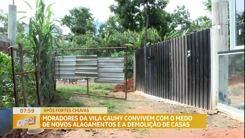 Vídeo: Moradores da Vila Cauhy convivem com medo de novos alagamentos e a demolição de casas