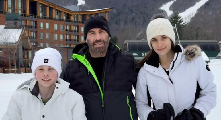 Vídeo: John Travolta completa 70 anos e diz que ver o filho esquiando é o melhor presente