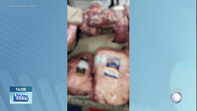 Vídeo: Casal é preso após furtar 42 peças de carne em supermercado no Rio