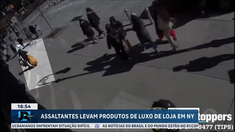 Vídeo: Vídeo: polícia de Nova York divulga imagens de assalto em loja de luxo