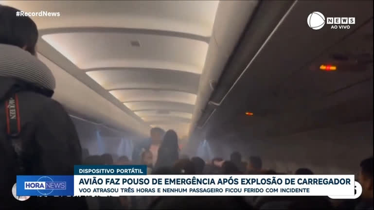 Vídeo: Avião faz pouso de emergência após explosão de carregador portátil