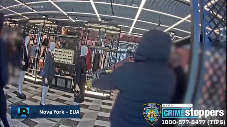 Vídeo: Homens armados assaltam loja de luxo em Nova York, nos EUA; veja as imagens