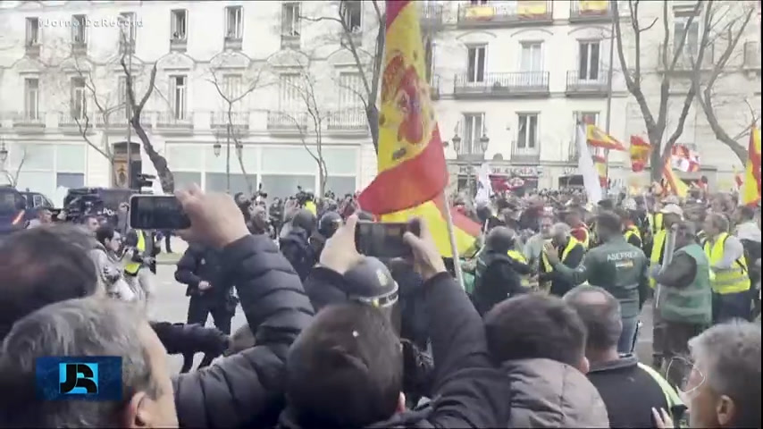 Vídeo: Minuto JR Mundo : Agricultores realizam protestos na Espanha e Grécia