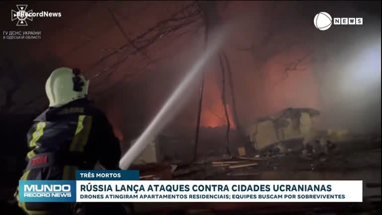 Vídeo: Três morrem em onda de ataques por drones russos que atingiram prédio residencial na Ucrânia