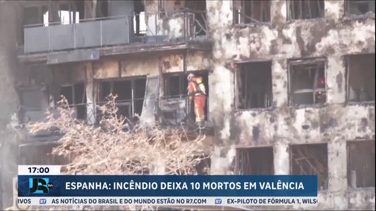 Vídeo: Incêndio em prédio residencial deixa dez mortos na Espanha