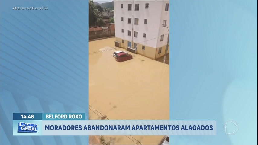 Vídeo: Moradores são obrigados a deixar apartamentos por conta de alagamento em Belford Roxo (RJ)