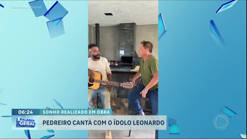 Vídeo: Pedreiro consegue trabalho em condomínio de Leonardo e realiza sonho de cantar com o sertanejo