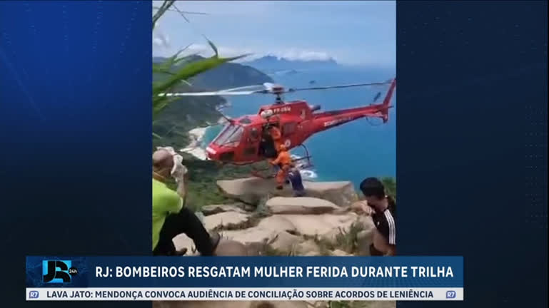 Vídeo: Helicóptero dos bombeiros resgata mulher ferida durante trilha no Rio de Janeiro