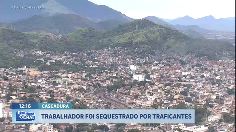 Vídeo: Funcionário de empresa de internet é sequestrado por traficantes do Morro do Fubá, no Rio