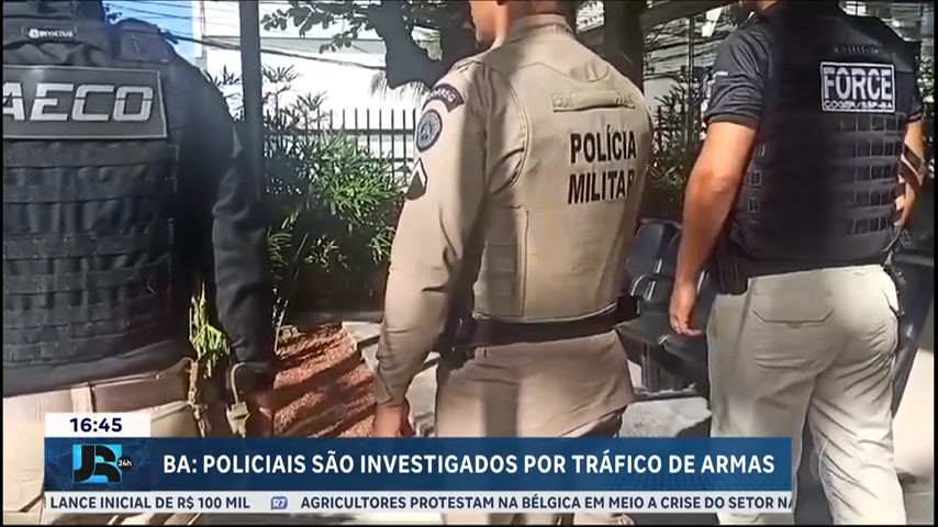Vídeo: Policiais são investigados por tráfico de armas na Bahia