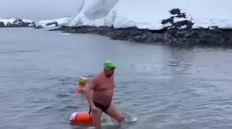 Vídeo: Homem nada 1km nas águas geladas da Antártica, com temperatura próxima a 1ºC; veja