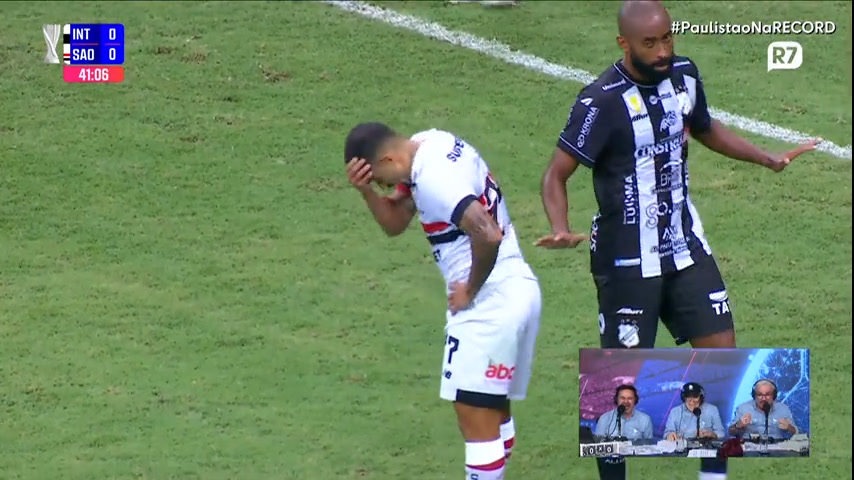 Vídeo: Wellington Rato recebe presente de Diego Jussani e perde chance incrível para o São Paulo