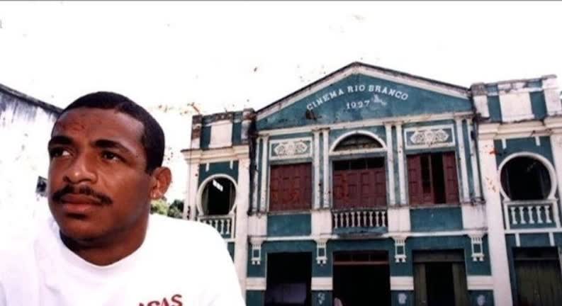 Vídeo: Ex-jogador Vampeta financia recuperação de um dos cinemas mais antigos do Brasil