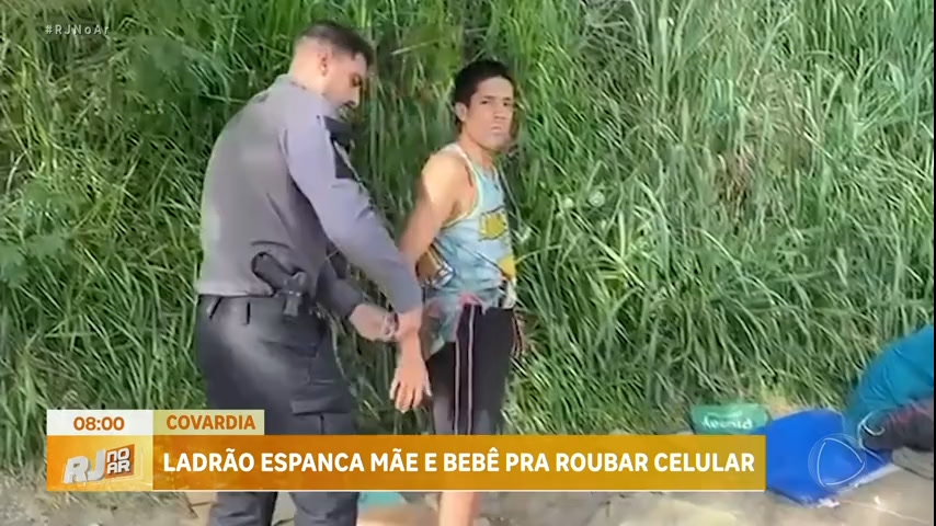 Vídeo: Polícia prende criminoso após invadir casa e espancar mãe e bebê durante roubo de celular no Rio
