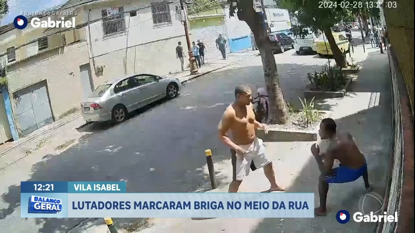 Vídeo: Lutadores de artes marciais protagonizam briga de rua em Vila Isabel, na zona norte do Rio