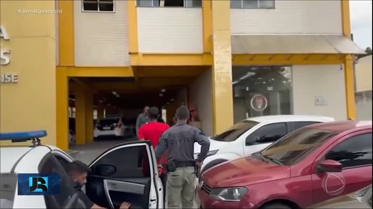 Vídeo: Polícia de SP prende homem procurado há dez anos por assassinato na Paraíba